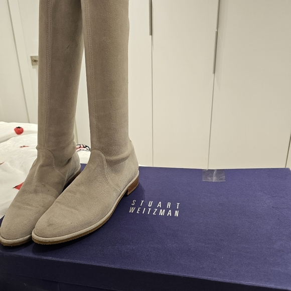 Stuart Weitzman Light Grey Suede Boots - Picture 14 of 15